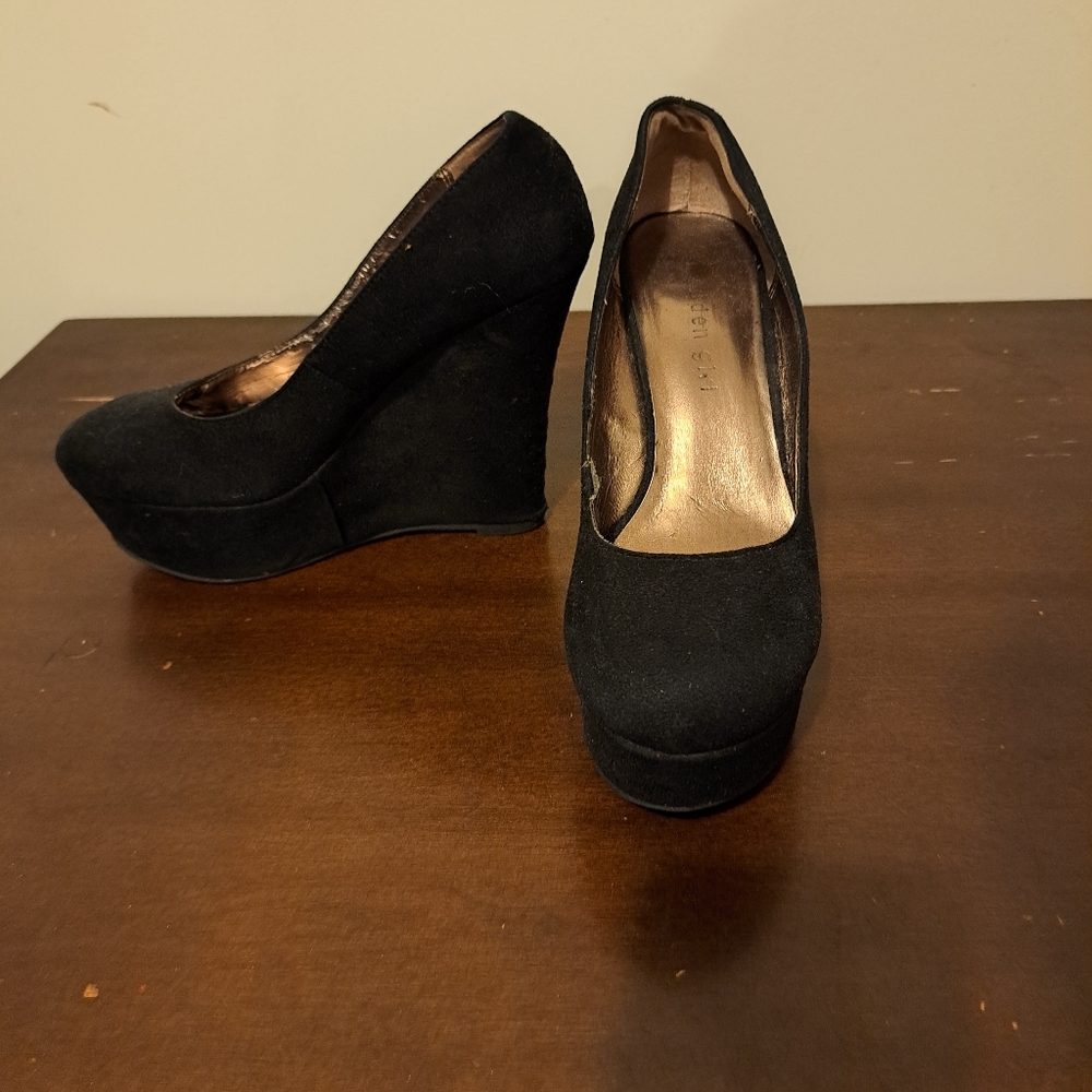 Black Madden Girl wedges